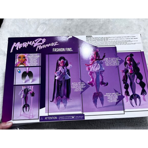 Mermaze Mermaidz Color Change Fashion Fins Doll Set - Picture 3 of 3